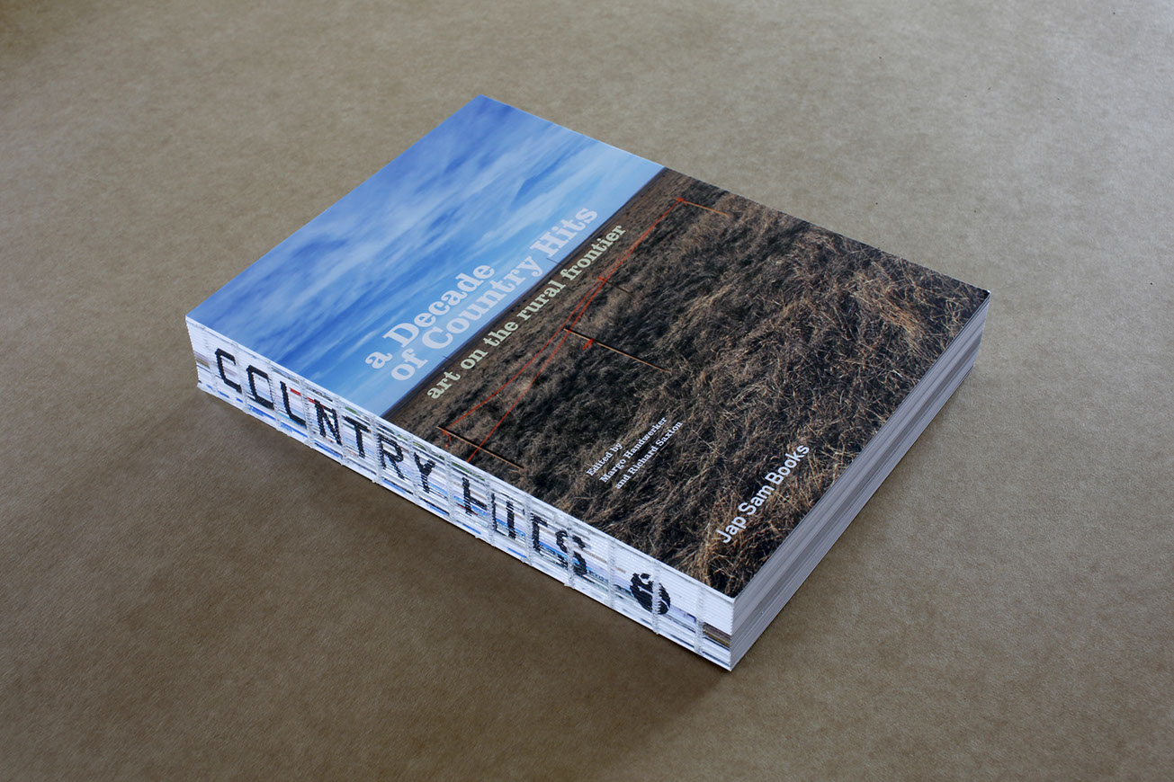 Front cover of A Decade of Country Hits: Art on the Rural Frontier